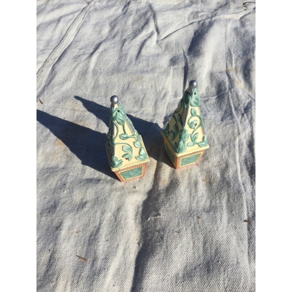 Pfaltzgraff salt and pepper‎ shakers 5” 5 in topiary green cream garden Ivy